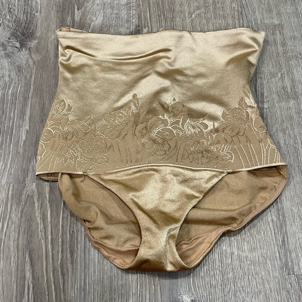 Flexees Medium Floral Shapewear C7